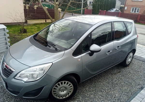 Opel Meriva cena 24900 przebieg: 122000, rok produkcji 2012 z Tarnobrzeg małe 154